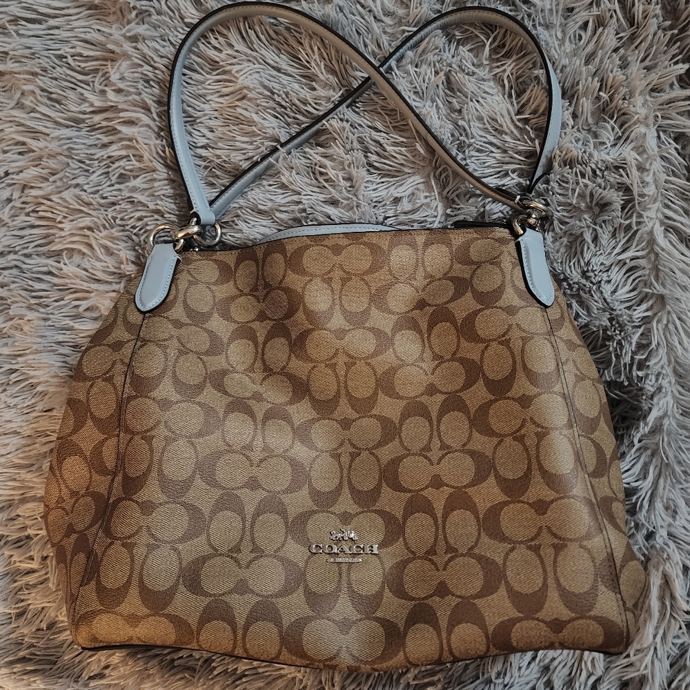 Coach signature canvas shoulder bag